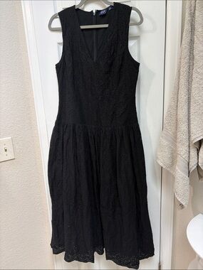 GAP Black Eyelet V-Neck Sleeveless Midi Dress